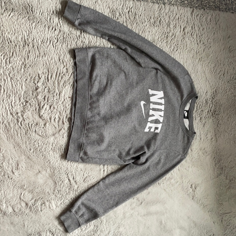 Women’s gray nike crew neck